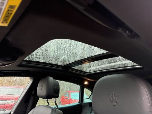 Used 2023 Maserati Levante Modena image 18