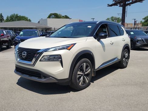 Used 2023 Nissan Rogue SL AWD/4WD image 2