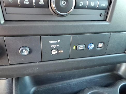 Used 2022 GMC Savana 3500 Extended image 25