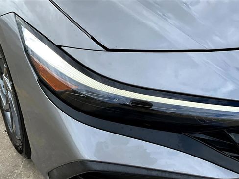 Used 2024 Hyundai Elantra SEL image 28