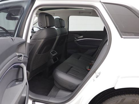 Used 2024 Audi Q8 e-tron Prestige w/ Prestige Package image 14