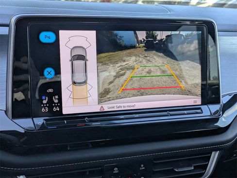 Used 2025 Volkswagen Atlas Cross Sport SE image 9