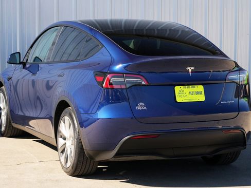 Used 2022 Tesla Model Y Long Range image 49