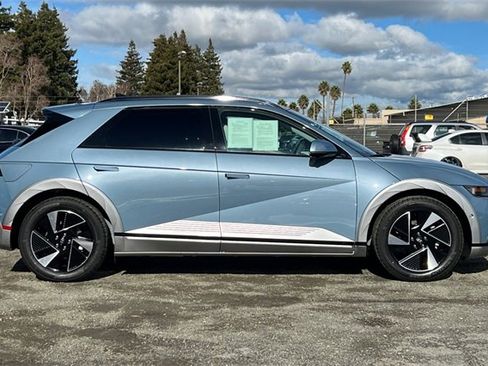 Used 2025 Hyundai Ioniq 5 Limited image 3