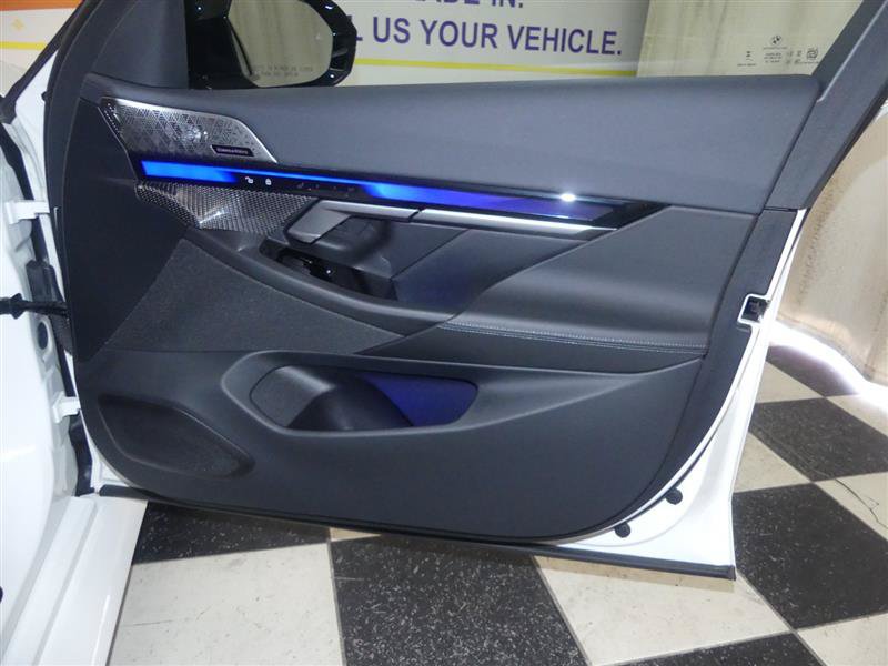 Used 2026 BMW M5 w/ Executive Package AWD/4WD image 36