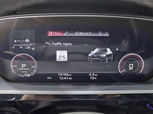 Used 2022 Audi e-tron S Prestige w/ Prestige Package image 15