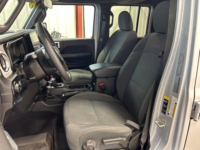 Used 2024 Jeep Wrangler Unlimited Sahara AWD/4WD image 13