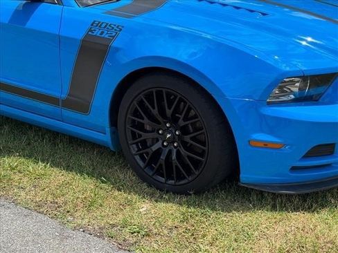 Used 2013 Ford Mustang Boss 302 w/ Boss 302 Accessory Pkg RWD image 11