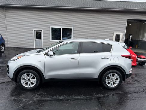Used 2017 Kia Sportage LX AWD/4WD image 2