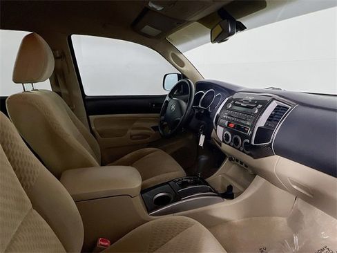 Used 2009 Toyota Tacoma PreRunner image 9