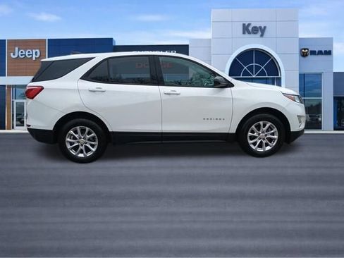 Used 2019 Chevrolet Equinox LS w/ LS Convenience Package image 7