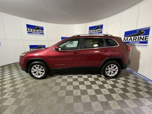 Used 2017 Jeep Cherokee Latitude w/ True North Edition AWD/4WD image 10