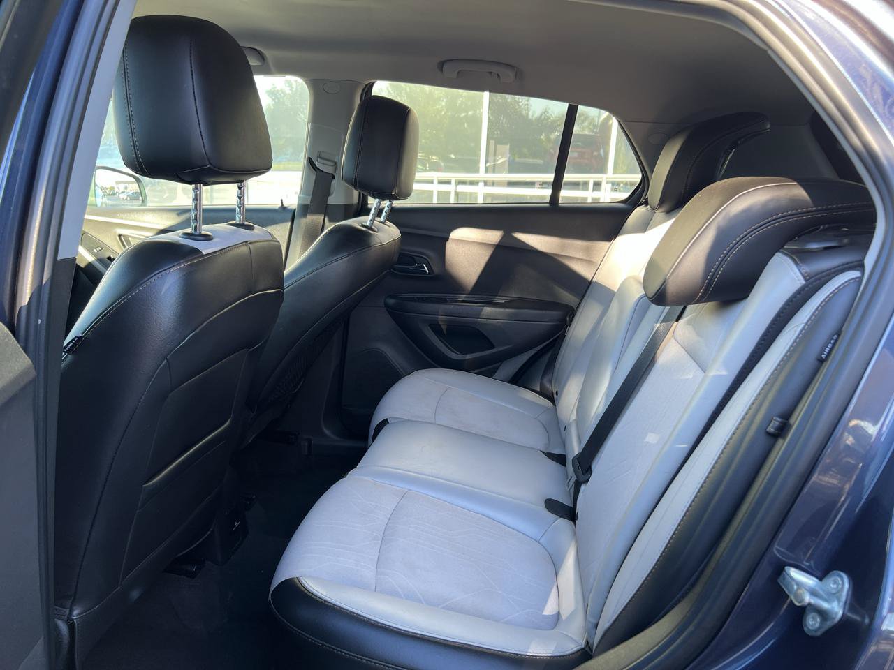 Used 2018 Chevrolet Trax LT w/ LT Convenience Package AWD/4WD image 12