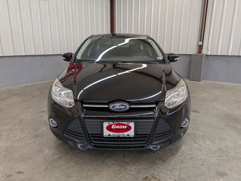 Used 2014 Ford Focus SE w/ Equipment Group 201A FWD image 10