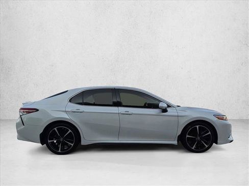 Used 2020 Toyota Camry XSE FWD image 4