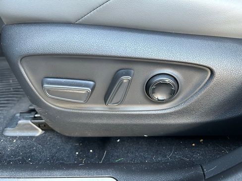 Certified 2024 Toyota Venza Limited image 13