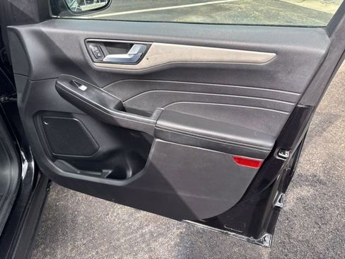 Certified 2022 Ford Escape SEL w/ Technology Package image 35