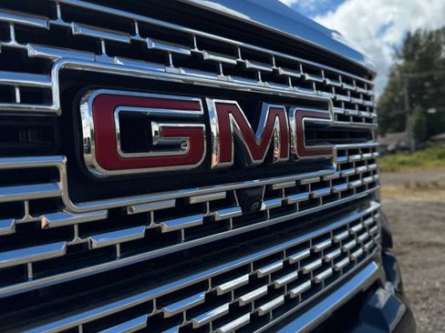 Used 2022 GMC Sierra 3500 Denali w/ Denali Black Diamond Edition AWD/4WD image 50