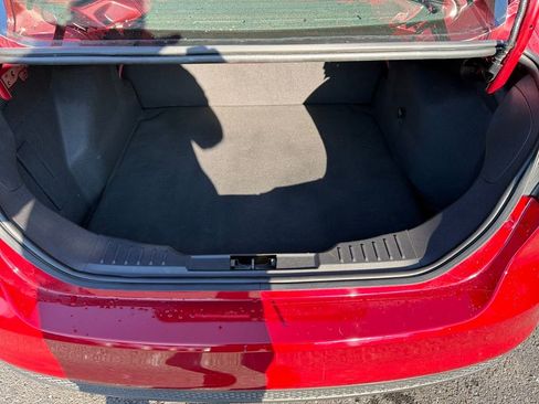 Used 2013 Ford Focus SE w/ SE Winter Pkg image 24