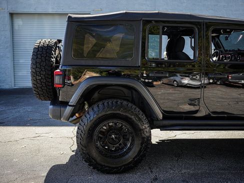 Used 2021 Jeep Wrangler Unlimited Rubicon w/ Steel Bumper Group image 15