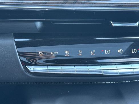 Certified 2024 Cadillac Escalade Premium Luxury Platinum AWD/4WD image 30