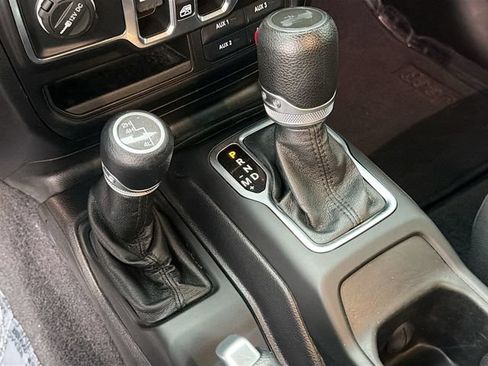 Used 2021 Jeep Wrangler Unlimited Sport AWD/4WD image 17