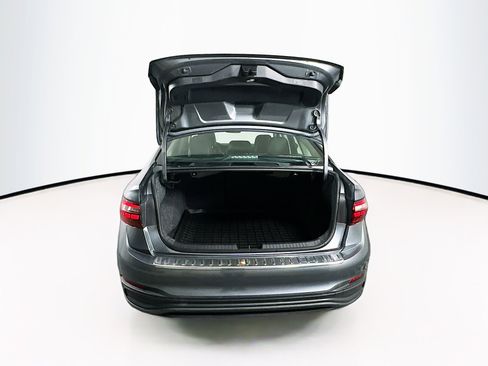 Used 2024 Volkswagen Jetta SE image 27