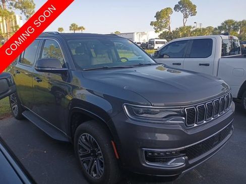 Certified 2022 Jeep Wagoneer Series III w/ Flexible Seating Group AWD/4WD image 6