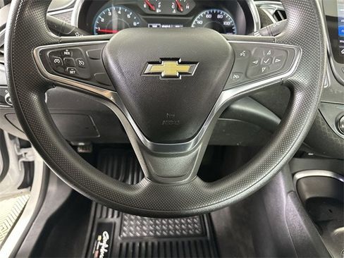 Used 2020 Chevrolet Malibu LT image 11