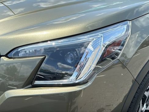 Certified 2022 Subaru Forester Premium AWD/4WD image 9