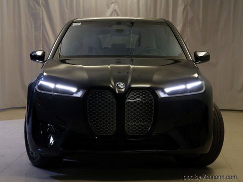 Certified 2025 BMW iX xDrive50 w/ Premium Package AWD/4WD image 5