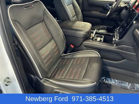 Used 2025 GMC Yukon XL AT4 Ultimate w/ LPO, AT4 Appearance Package AWD/4WD image 36