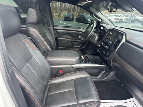 Used 2021 Nissan Titan PRO-4X w/ Pro-4x Convenience Package image 30