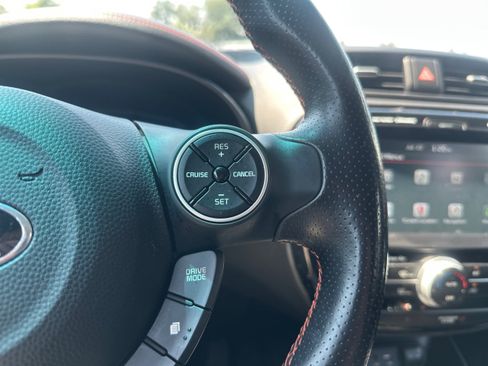 Used 2017 Kia Soul ! w/ Tech Package FWD image 33