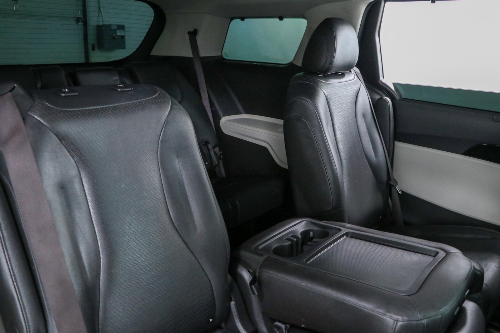 Used 2024 Kia Carnival SX Prestige FWD image 31