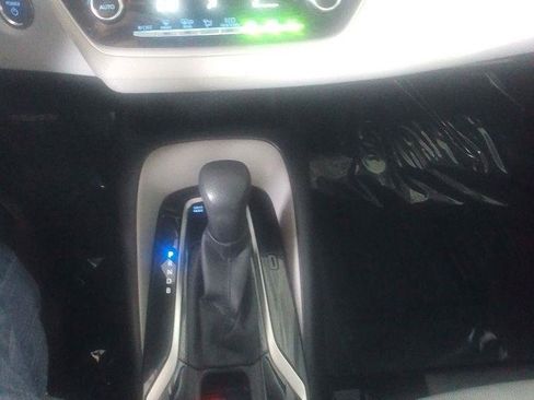 Used 2021 Toyota Corolla LE image 10