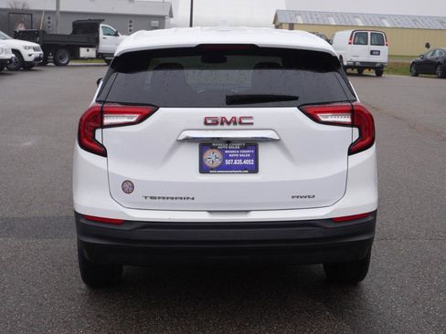 Used 2022 GMC Terrain SLE AWD/4WD image 4