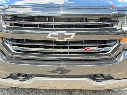 Used 2018 Chevrolet Silverado 1500 LT w/ Midnight Edition AWD/4WD image 93