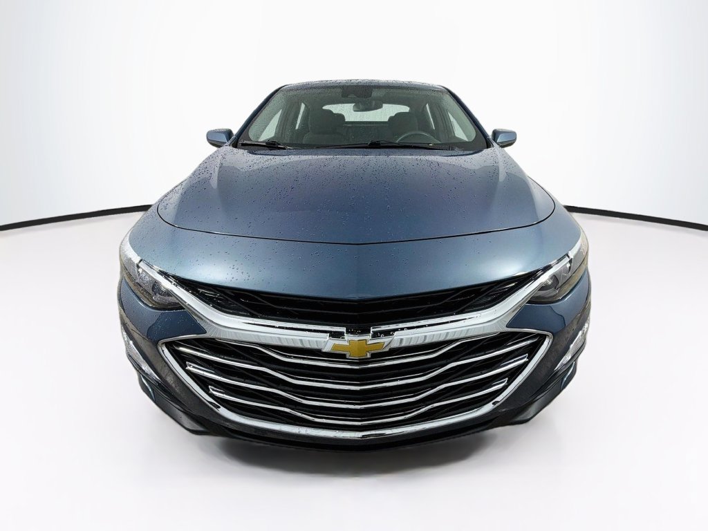 Used 2025 Chevrolet Malibu LS FWD image 2