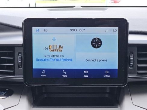 Used 2024 Ford Explorer XLT RWD image 16