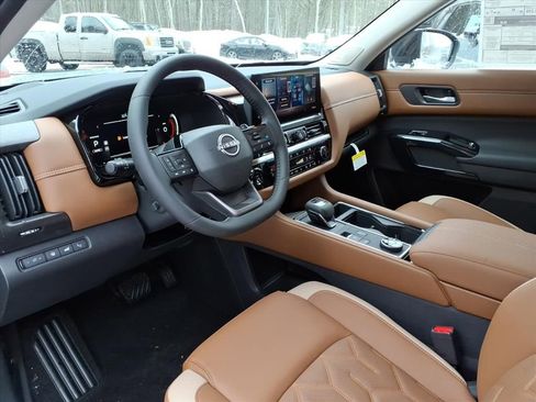 New 2026 Nissan Pathfinder Platinum image 10