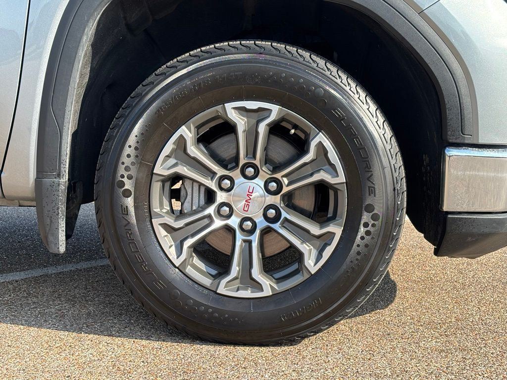 Used 2025 GMC Sierra 1500 SLT RWD image 9
