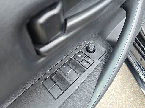 Used 2026 Toyota Corolla LE FWD image 27