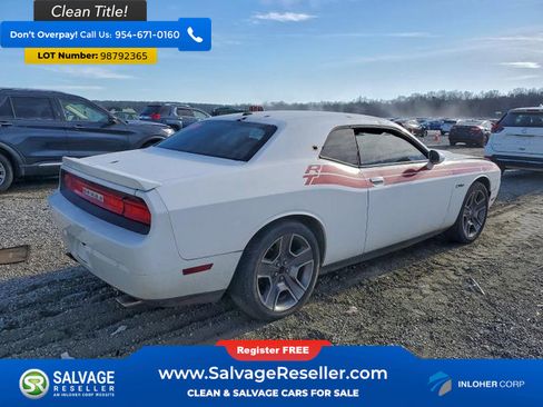 Used 2013 Dodge Challenger R/T image 4