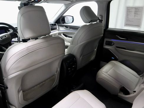 Used 2023 Jeep Grand Cherokee L Overland image 22