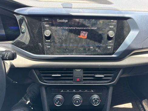 Used 2022 Volkswagen Taos SE FWD image 13