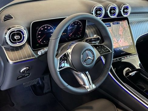 Used 2026 Mercedes-Benz GLC 300 4MATIC image 11