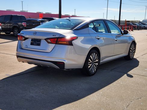 Used 2024 Nissan Altima 2.5 SV image 6