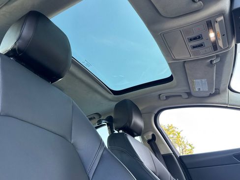 Used 2019 Jaguar XF Premium image 23