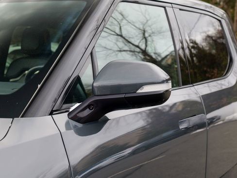 Used 2022 Rivian R1T Adventure image 12